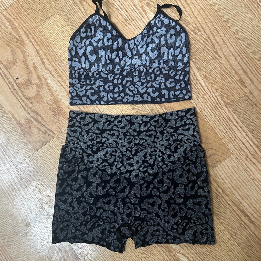 Leopard Print Black and Gray Women's activewear Set